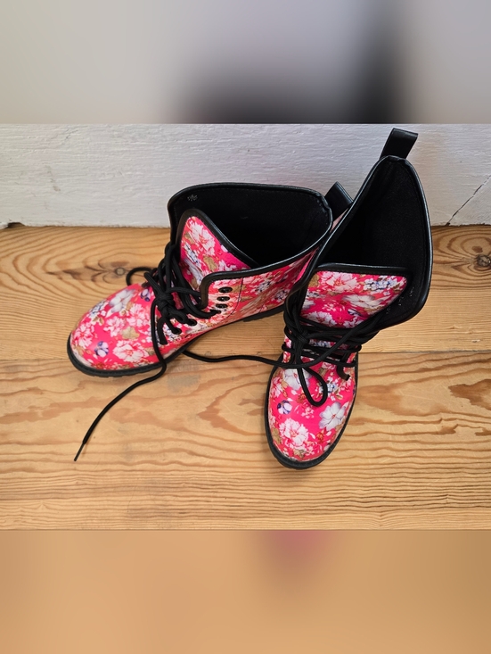 Pink Floral Combat Boots Size 40 (US 9) - Picture 2 of 10